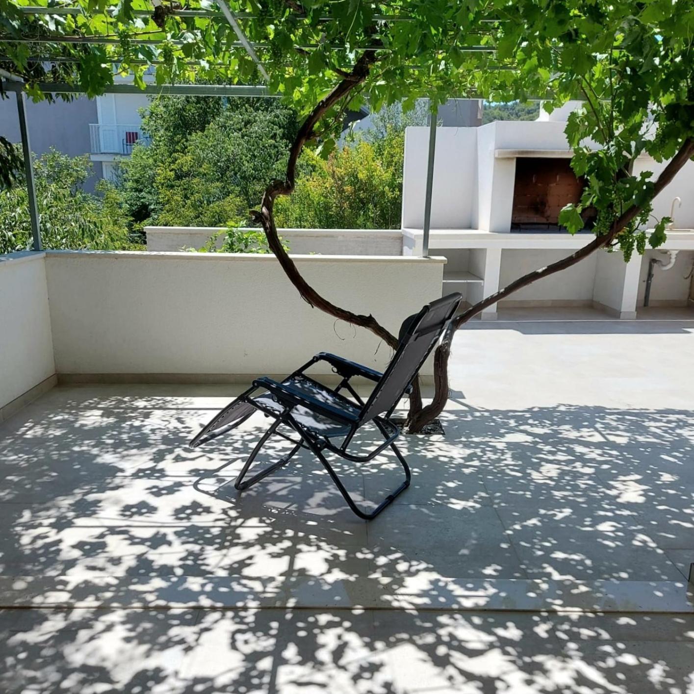 Holiday Home Dora Sutivan Ngoại thất bức ảnh